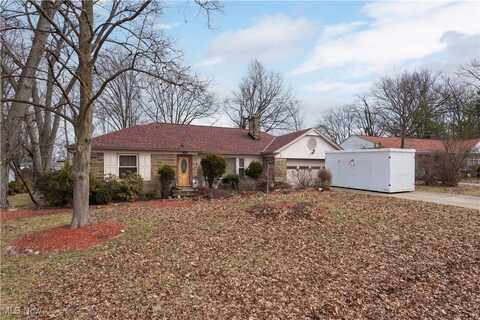 1069 Carver Road, Cleveland Heights, OH 44112