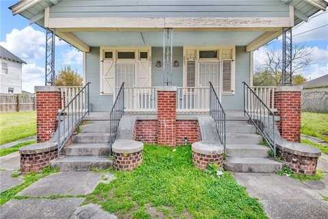 2009 DESIRE Street, New Orleans, LA 70117