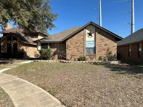 936 Winding Creek Drive, Mesquite, TX 75149