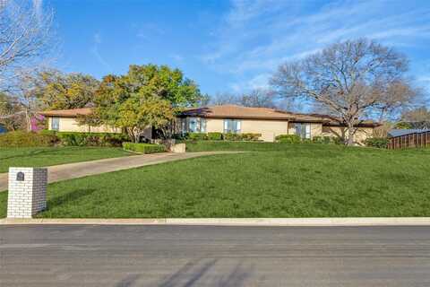 2116 Hidden Creek Road, Westover Hills, TX 76107