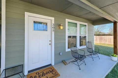 305 W Austin Street, Leonard, TX 75452