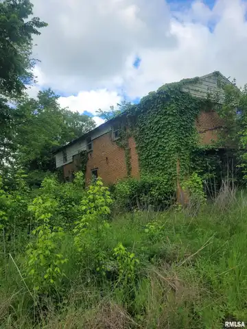 20 N BRIDGE Street, Jonesboro, IL 62961