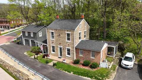 809 Spring (Highway 20), GALENA, IL 61036