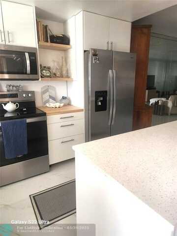 700 SE 6th Ave, Deerfield Beach, FL 33441