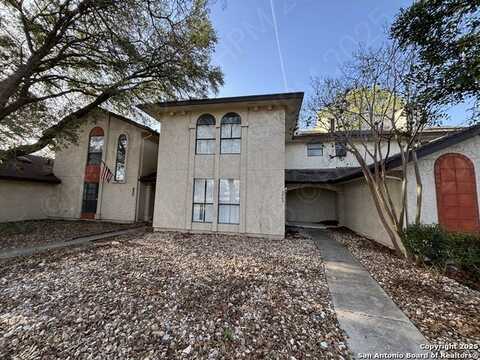 5868 Royal Ridge Dr, San Antonio, TX 78239