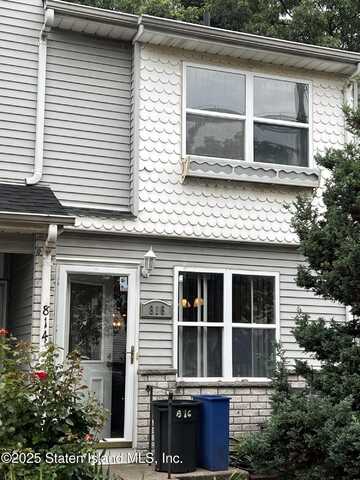 816 Bloomingdale Road, Staten Island, NY 10309