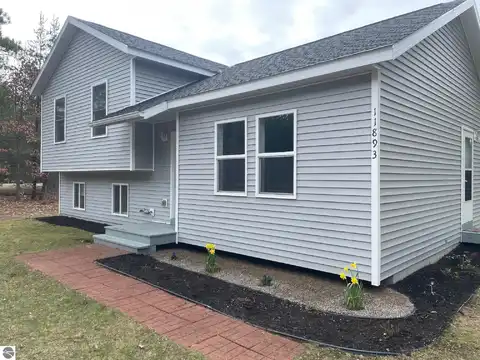 11893 Lillian Lee Drive, Interlochen, MI 49643