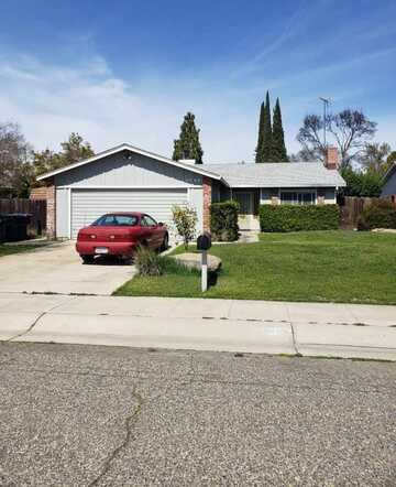 4726 W Paradise Avenue, Visalia, CA 93277