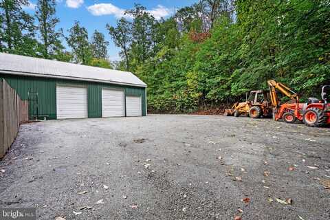 745 JACKSON SQUARE ROAD, SPRING GROVE, PA 17362