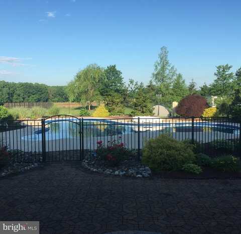 19 SHERWOOD LANE, COLUMBUS, NJ 08022