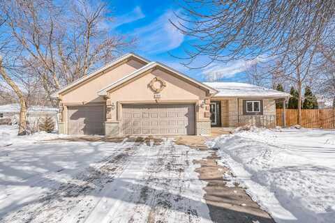 Bay, FOREST LAKE, MN 55025