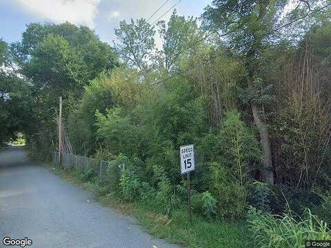 Hunters Court, Laurens, SC 29360