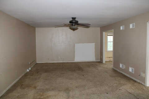 Lindia, CHAMBERSBURG, PA 17202