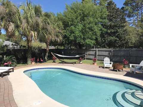 Lauren, DESTIN, FL 32541