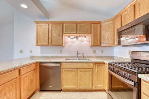 River Place, WAUKESHA, WI 53189