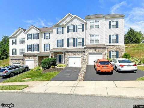 Maple Crest Blvd #2134, YORK, PA 17406