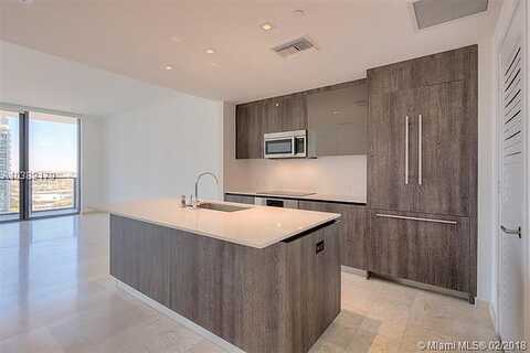 6Th, MIAMI, FL 33131