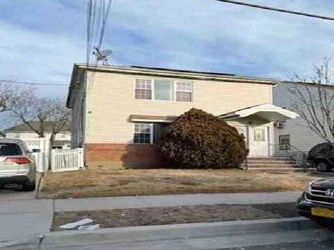 140 -20 255Th St, Rosedale, NY 11422
