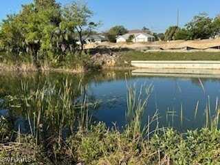 1812 NE 13th Place, Cape Coral, FL 33909