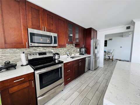 18031 Biscayne Blvd, Aventura, FL 33160