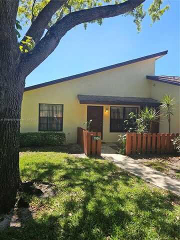7986 SE Villa Cir, Hobe Sound, FL 33455