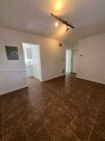 3680 Oak Ave, Miami, FL 33133