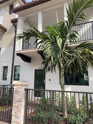 4679 NW 84th Ave, Doral, FL 33166