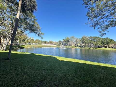 301 Palm Way, Pembroke Pines, FL 33025