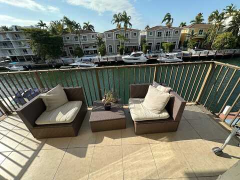 3948 NE 169th St, North Miami Beach, FL 33160