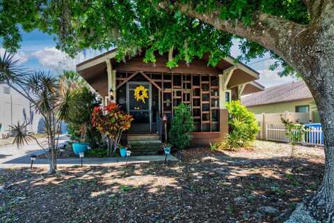 948 DORA AVENUE, TAVARES, FL 32778