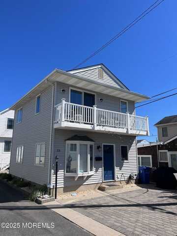 23 E Surf Way, Lavallette, NJ 08735