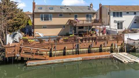3408 Parkway Drive, Baldwin, NY 11510