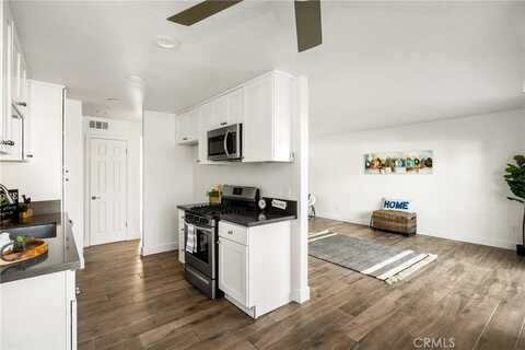 700 W La Veta Avenue, Orange, CA 92868