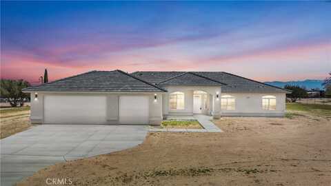 8569 Oakwood Avenue, Hesperia, CA 92345