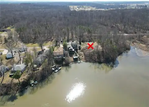 11276 Diehl Lake Drive, Berlin Center, OH 44401