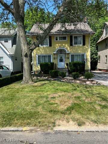 945 Dresden Road, Cleveland Heights, OH 44112