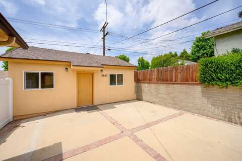 2633 North Myers Street, Burbank, CA 91504
