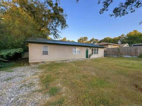 111 N Logan Drive, Tahlequah, OK 74464