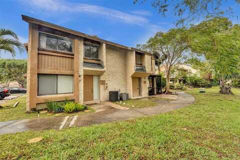 26 Wimbledon Lake, Plantation, FL 33324