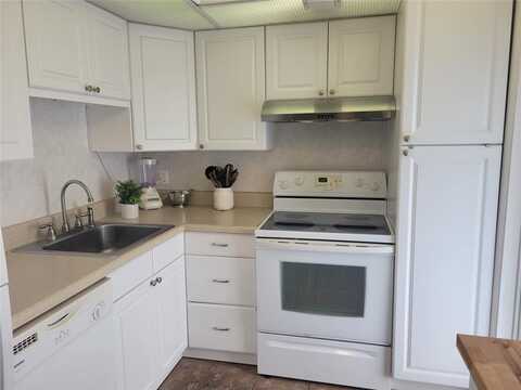2671 S Course Dr, Pompano Beach, FL 33069