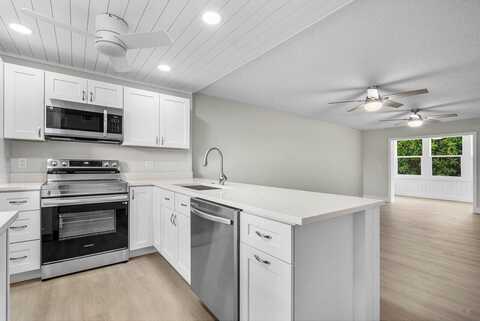 2601 NE 3rd Court, Boynton Beach, FL 33435