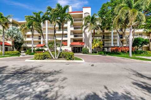 825 Egret Circle, Delray Beach, FL 33444