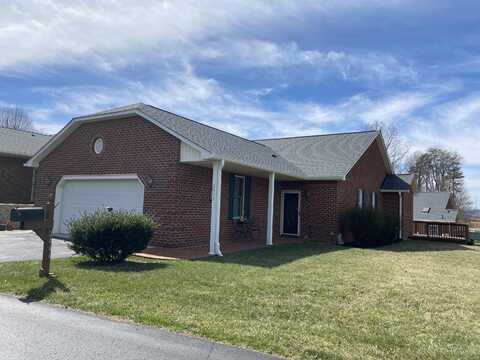 2444 Feather Garden CIR, Vinton, VA 24179