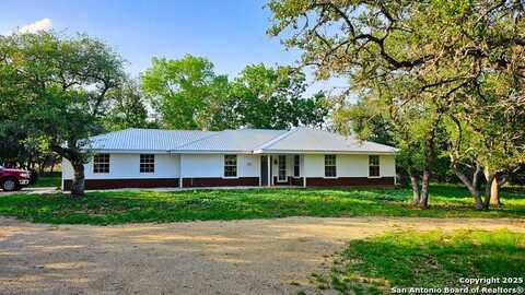 675 Lacey Dr, Bandera, TX 78003