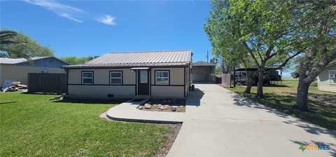 907 W Washington Avenue, Seadrift, TX 77983