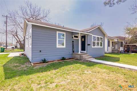 1411 E Anaqua Avenue, Victoria, TX 77901