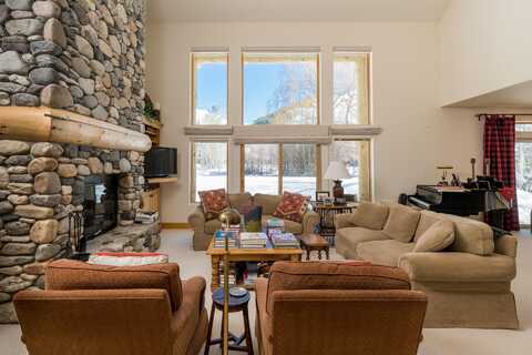 33 W Lane Ranch Rd, Sun Valley, ID 83353