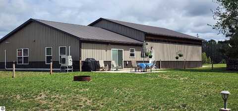 11941 N 17 Road, Buckley, MI 49620
