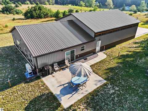 11941 N 17 Road, Buckley, MI 49620