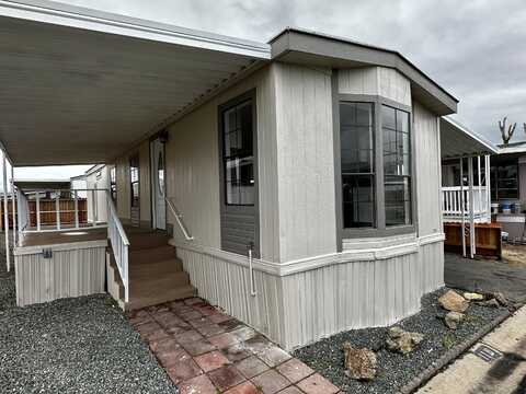 720 E Worth Avenue, Porterville, CA 93257